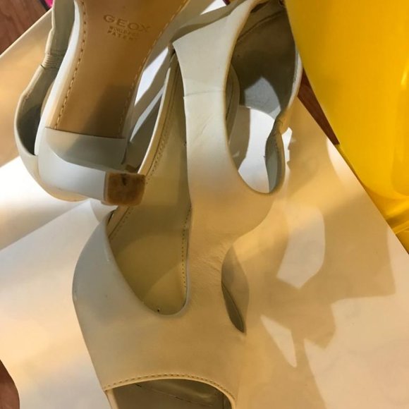 GEOX sandels  US size 6 , 4 in heel , used it once - Picture 2 of 4
